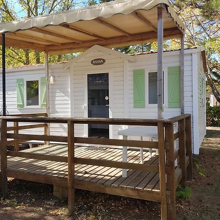 Camping La Vidaresse Hotel Sainte-Anastasie-sur-Issole Buitenkant foto