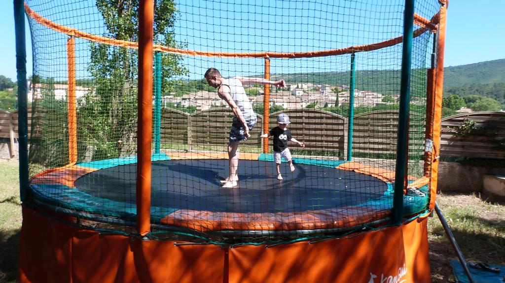 Camping La Vidaresse Hotel Sainte-Anastasie-sur-Issole Buitenkant foto