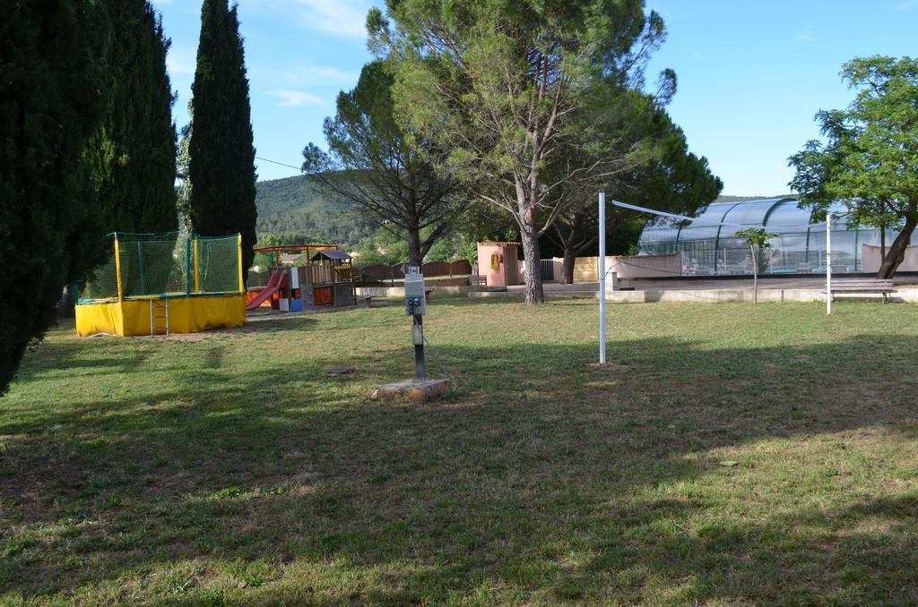 Camping La Vidaresse Hotel Sainte-Anastasie-sur-Issole Buitenkant foto
