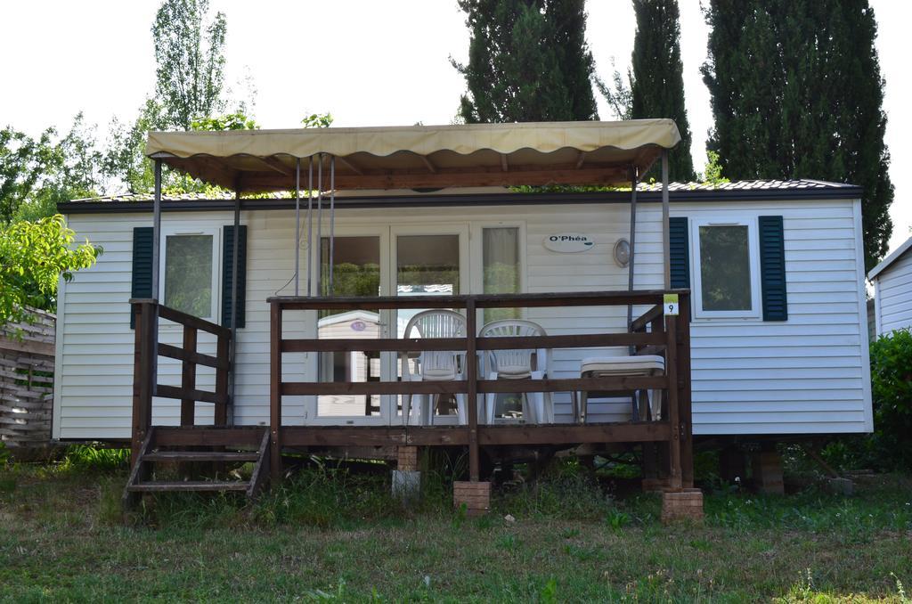 Camping La Vidaresse Hotel Sainte-Anastasie-sur-Issole Buitenkant foto