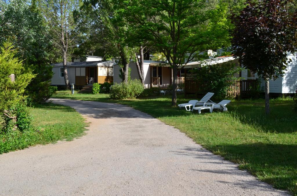 Camping La Vidaresse Hotel Sainte-Anastasie-sur-Issole Buitenkant foto