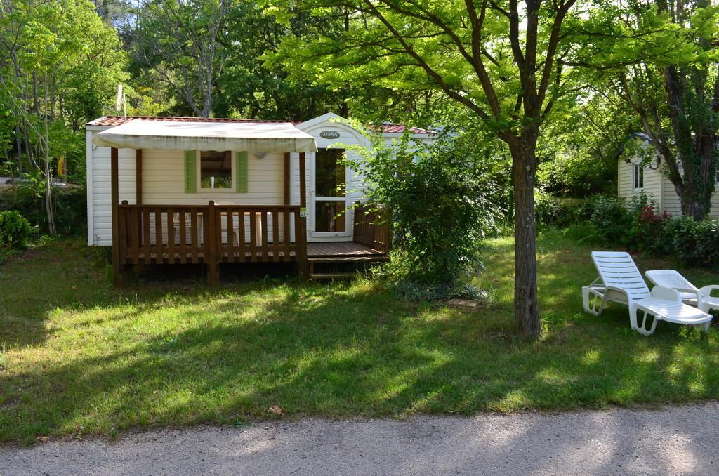 Camping La Vidaresse Hotel Sainte-Anastasie-sur-Issole Buitenkant foto