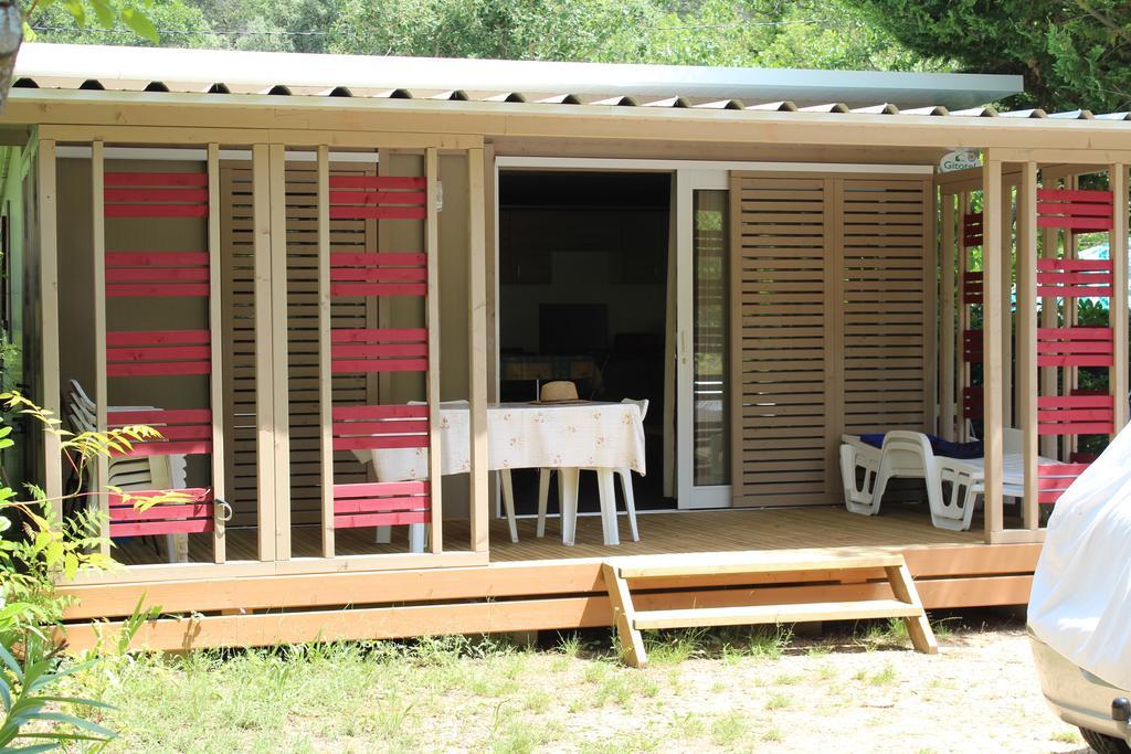 Camping La Vidaresse Hotel Sainte-Anastasie-sur-Issole Buitenkant foto
