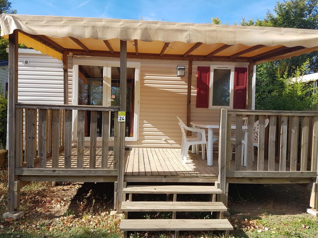 Camping La Vidaresse Hotel Sainte-Anastasie-sur-Issole Buitenkant foto