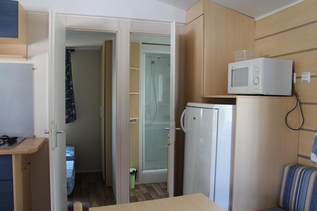 Camping La Vidaresse Hotel Sainte-Anastasie-sur-Issole Buitenkant foto