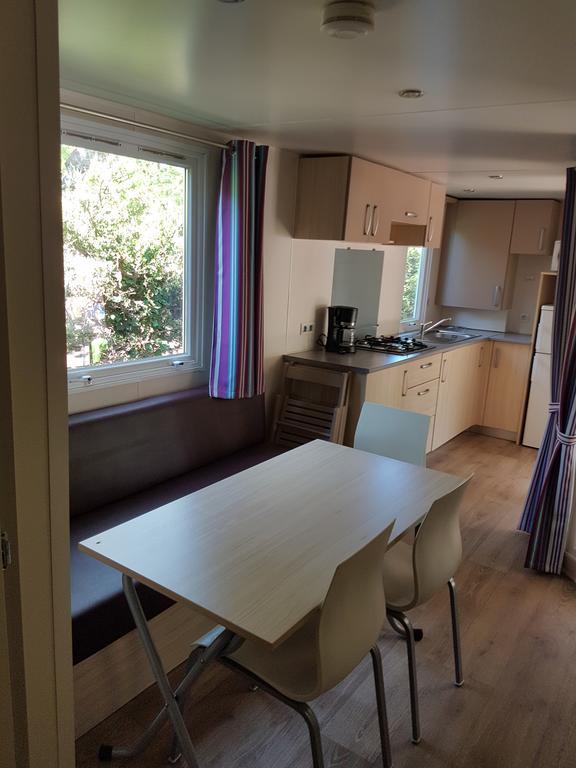 Camping La Vidaresse Hotel Sainte-Anastasie-sur-Issole Buitenkant foto