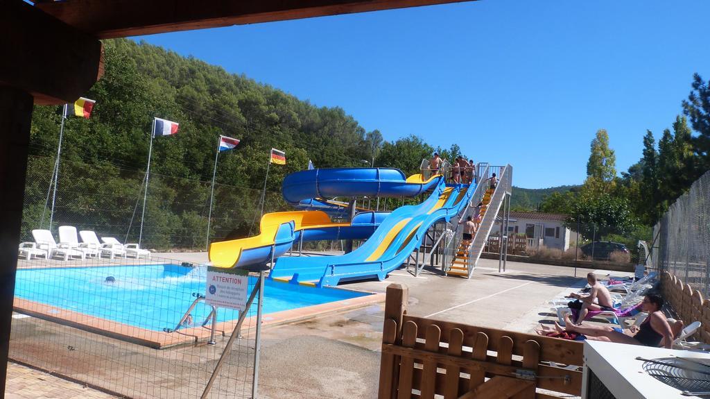 Camping La Vidaresse Hotel Sainte-Anastasie-sur-Issole Buitenkant foto